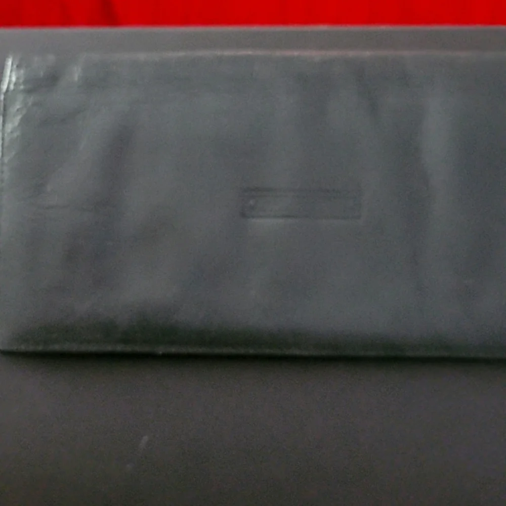 Christian Dior slim wallet(vintage) has wrinkles